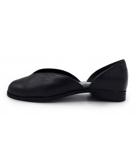 Black Simple Flats