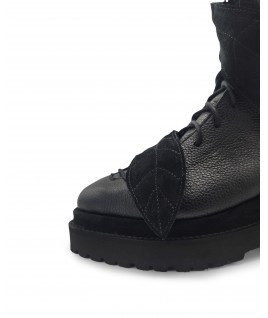 Leaf Me Boots In Black