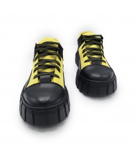 Catch Me Sneakers In Black & Yellow