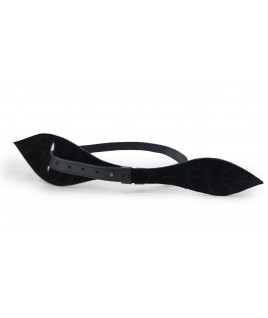 Leaf Me Textured Leather Waist Belt In Black