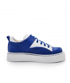 Catch Me Sneakers In White & Blue