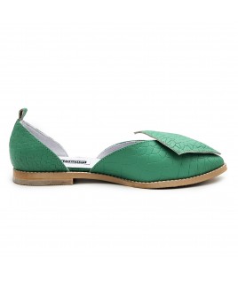 Simple Comfort In Textured Leather