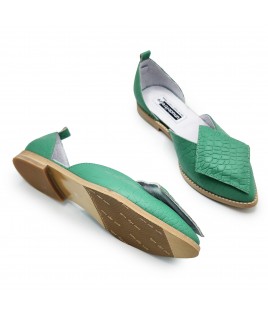 Simple Comfort In Textured Leather