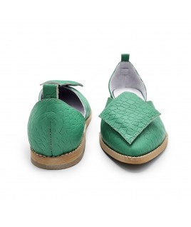 Simple Comfort In Textured Leather