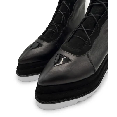 Triangles Touch Boots In Black