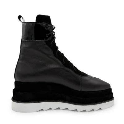 Triangles Touch Boots In Black