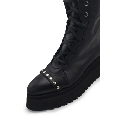 Pins Boots In Black