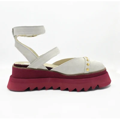 Pins on flats in ivory