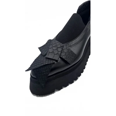 Bow Flats in crock black