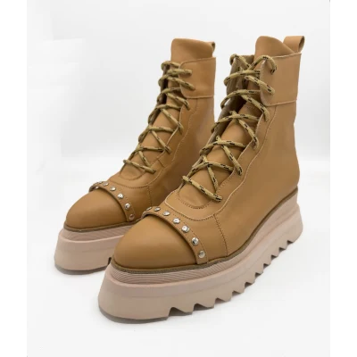 Pins Boots in Beije