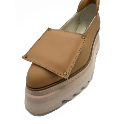 The Geometric Pin Flats