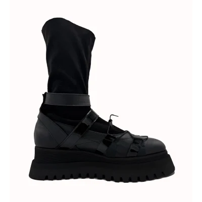 Stretch Boots in black leather