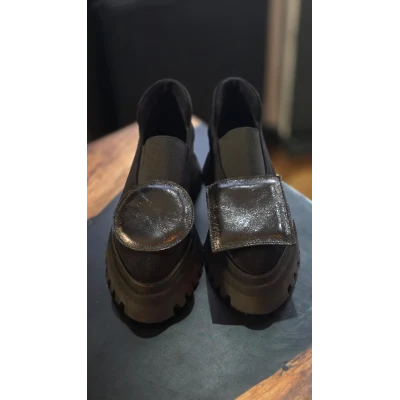 Circle Flats In Black Leather