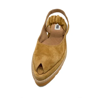 Hug Me In Camel