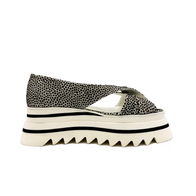 Twist Flats In Black&White