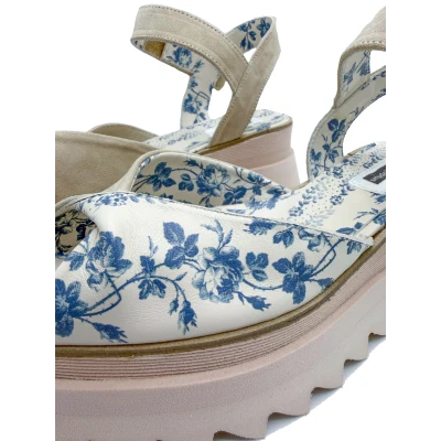 Double Fold Flats In Blue Flowers