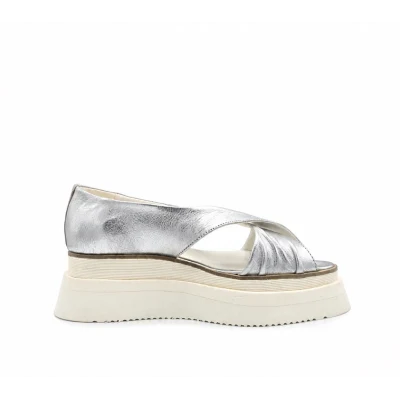 Twist Flats In Silver