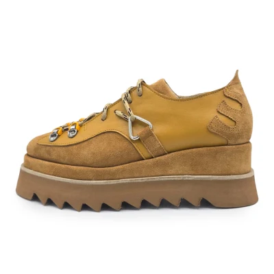 Monstera Shoes in Camel Shades