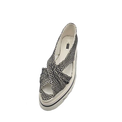 Twist Flats In Black&White