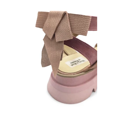 Bow Sandals In Shades of Pink