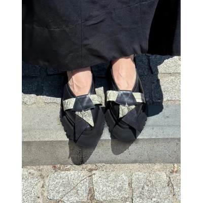 Bow Flats In Silver and Black