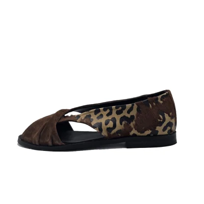 Twist Flats In Brown