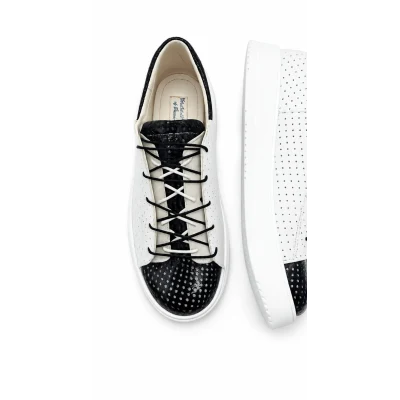 Sneakers In Black&White