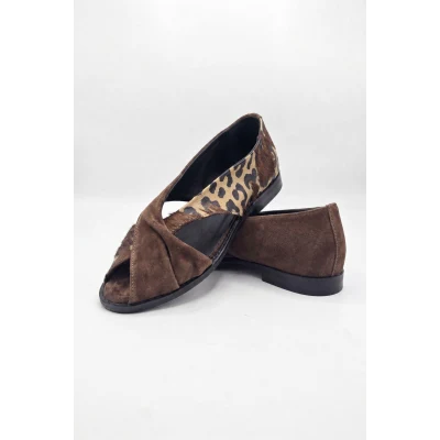 Twist Flats In Brown