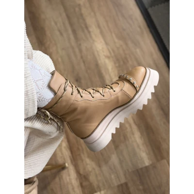 Pins Boots In Beige