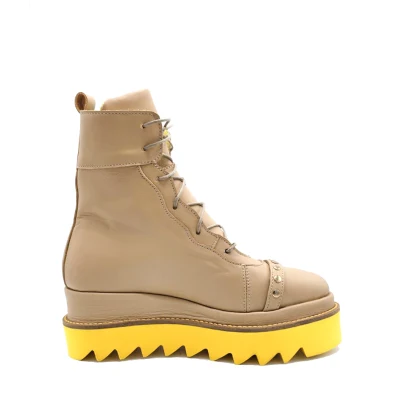Pins Boots In Beige