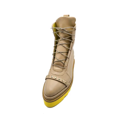 Pins Boots In Beige