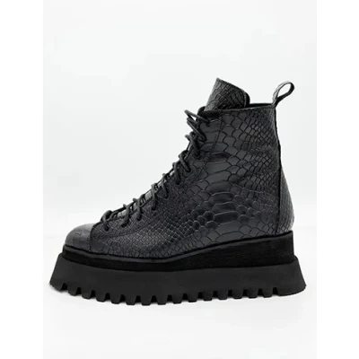Textured Daily boots