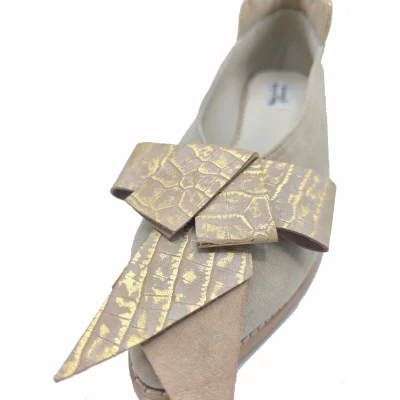 Bow Flats In Light Beige and Gold
