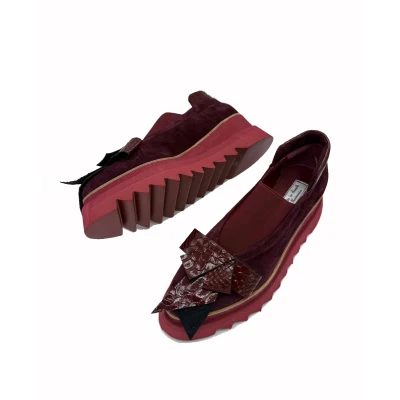 Bow Flats In Burgundy