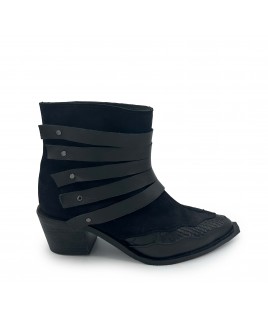 Boots in Black Leather